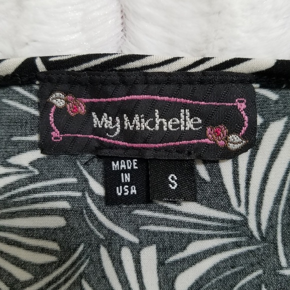 MY MICHELLE Black & white faux wrap dress neckline detail flattering Sm EUC - Picture 2 of 8